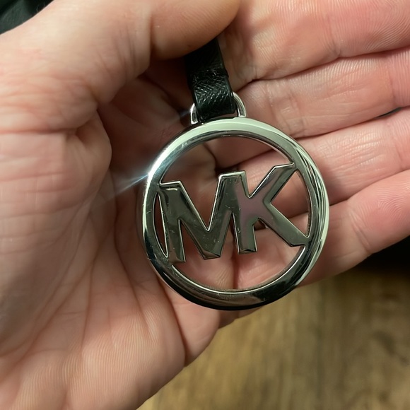 Michael kors purse and wallet - Picture 3 of 11